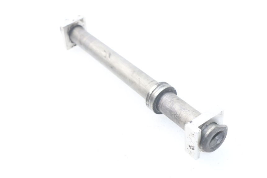 photo de AXE ROUE ARRIERE YAMAHA TDM ABS 900 (2002 - 2014) - Gros plan technique