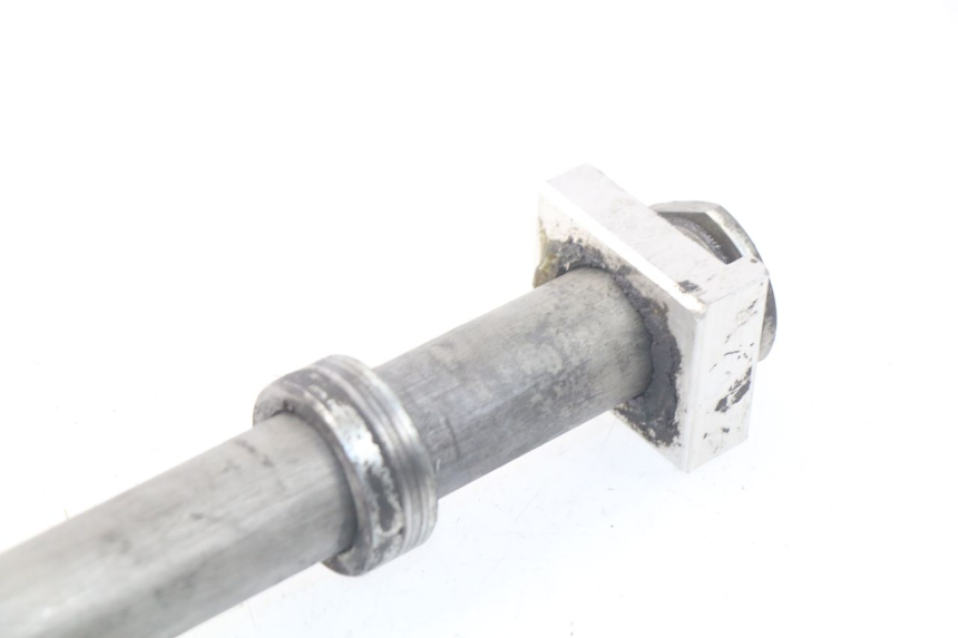 photo de AXE ROUE ARRIERE YAMAHA TDM ABS 900 (2002 - 2014) - Points de fixation