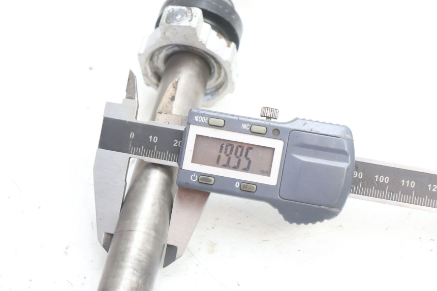 photo de AXE ROUE ARRIERE HUSABERG TE 250 (2011 - 2014) - Points de fixation