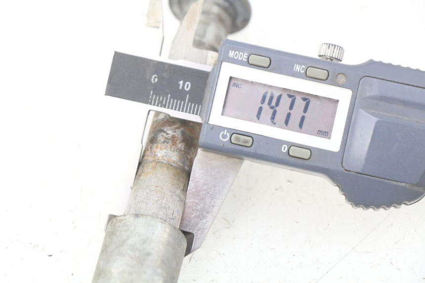 photo de AXE ROUE ARRIERE NITRO MOTORS THUNDER 125 - Autre angle de vue