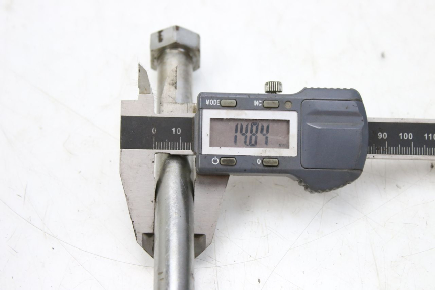 photo de AXE ROUE ARRIERE KEEWAY TX 50 (2008 - 2015) - Détail de la pièce