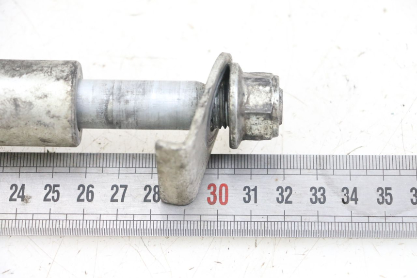 photo de Rear wheel axle SUZUKI VL INTRUDER 125 (2004 - 2007) - Détail de la pièce