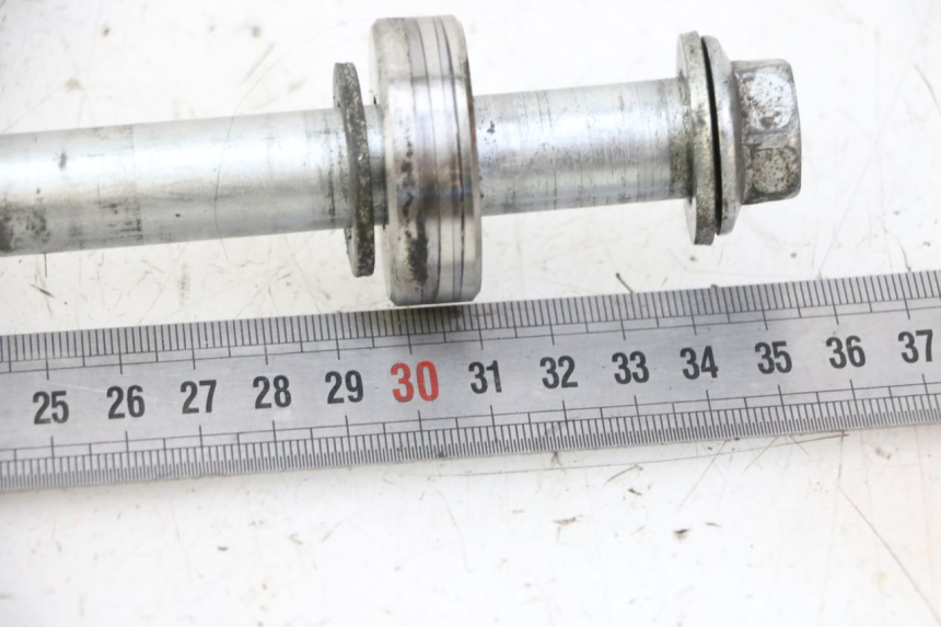 photo de AXE ROUE ARRIERE YAMAHA XJ6 ABS 600 (2008 - 2016) - Détail de la pièce