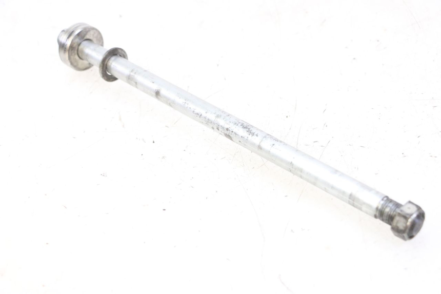 photo de AXE ROUE ARRIERE YAMAHA XJ6 ABS 600 (2008 - 2016) - Gros plan technique