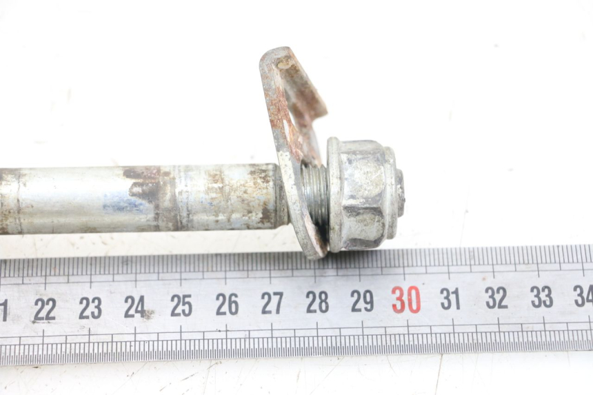 photo de Rear wheel axle HYOSUNG XRX 125 (2000 - 2008) - Zoom état d’usage