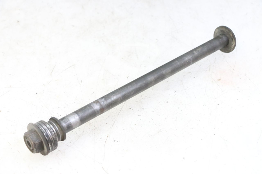 photo de AXE ROUE ARRIERE YAMAHA FZS FAZER 600 (2001 - 2003) - Vue d’ensemble