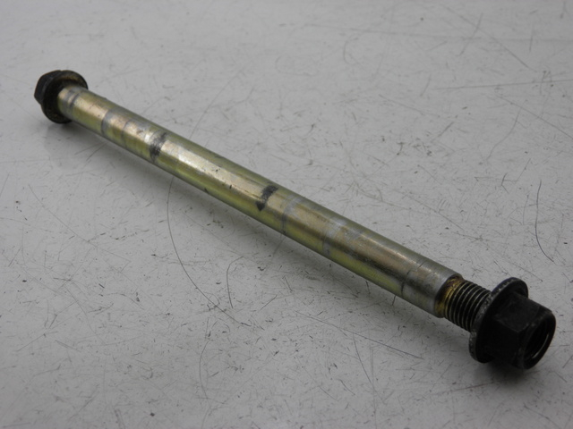 photo de AXE ROUE ARRIERE YAMAHA YBR 125 (2004 - 2006) - Vue principale