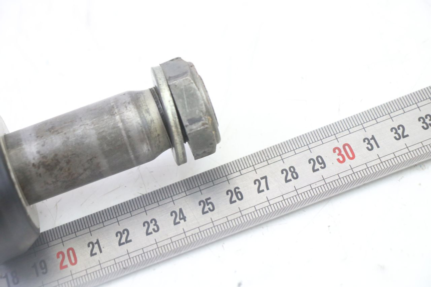 photo de AXE ROUE ARRIERE YAMAHA YZ-F YZF 250 (2014 - 2018) - Autre angle de vue