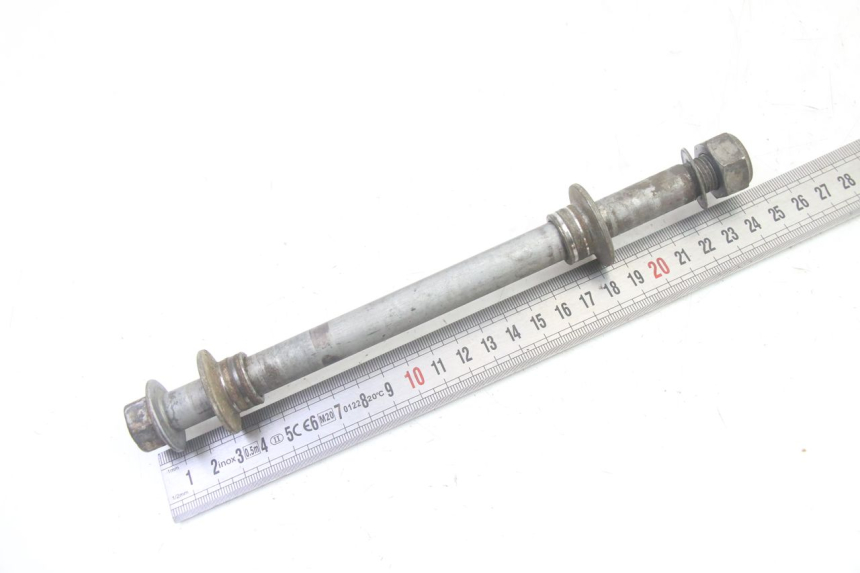 photo de AXE ROUE ARRIERE YAMAHA YZ 85 (2022 - 2025) - Zoom état d’usage