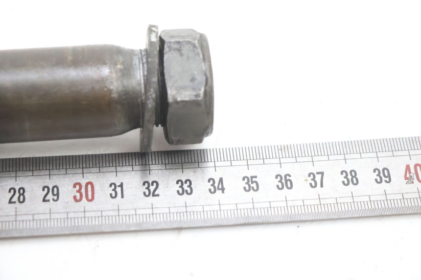 photo de AXE ROUE ARRIERE YAMAHA YZF R GENESIS 750 (1993 - 1998) - Autre angle de vue