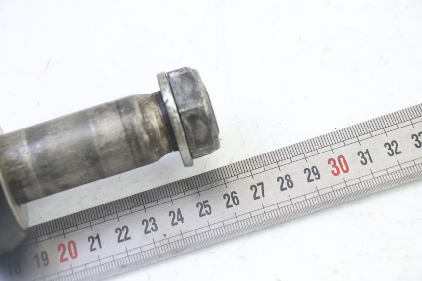 photo de AXE ROUE ARRIERE YAMAHA YZF YZ-F 450 (2014 - 2016) - Autre angle de vue