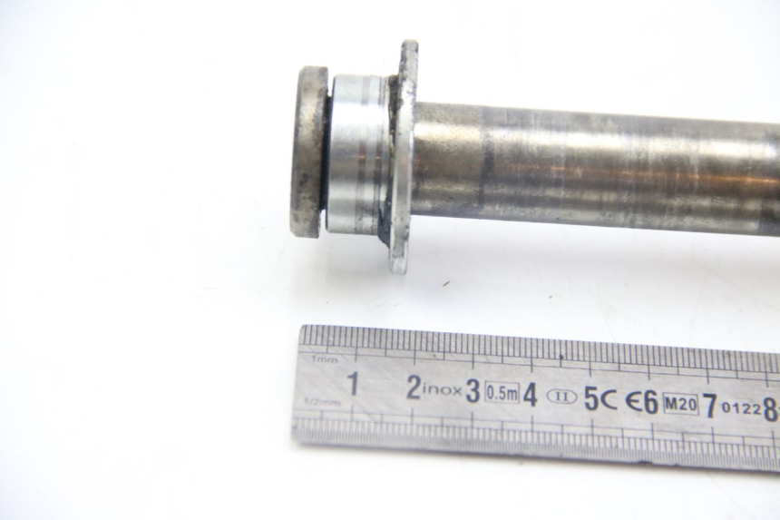 photo de AXE ROUE ARRIERE KAWASAKI Z ABS 1000 (2014 - 2020) - Autre angle de vue