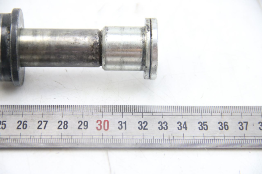 photo de AXE ROUE ARRIERE KAWASAKI Z ABS 1000 (2014 - 2020) - Gros plan technique