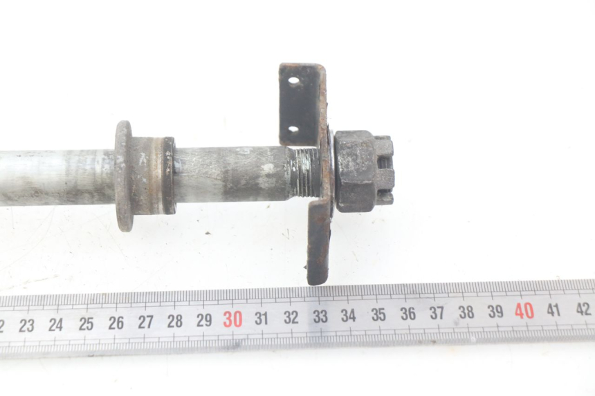 photo de AXE ROUE ARRIERE KAWASAKI Z S 750 (2003 - 2006) - Autre angle de vue