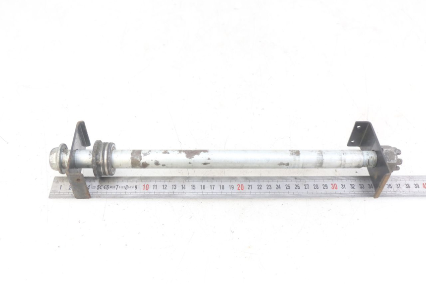 photo de AXE ROUE ARRIERE KAWASAKI Z 750 (2007 - 2013) - Zoom état d’usage