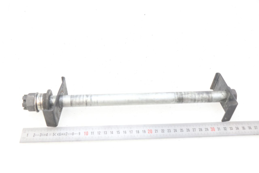 photo de AXE ROUE ARRIERE KAWASAKI ZR7 ZR-7 S 750 (1999 - 2004) - Zoom état d’usage