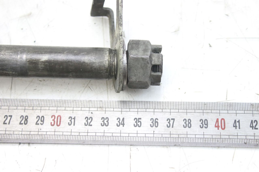 photo de AXE ROUE ARRIERE KAWASAKI ZX-6R ZX6R 600 (1995 - 1997) - Autre angle de vue