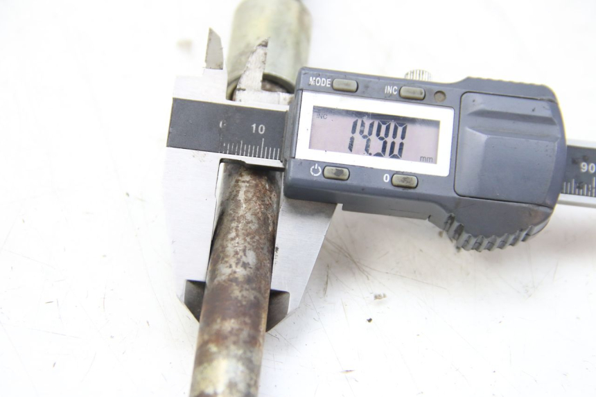 photo de AXE ROUE AVANT ORION AGB37 CRF1 DIRT BIKE 125 (2013 - 2021) - Détail de la pièce