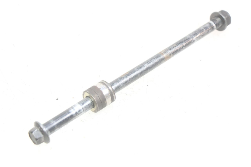 photo de AXE ROUE AVANT KYMCO AGILITY 16+ 4T 50 (2018 - 2023) - Gros plan technique