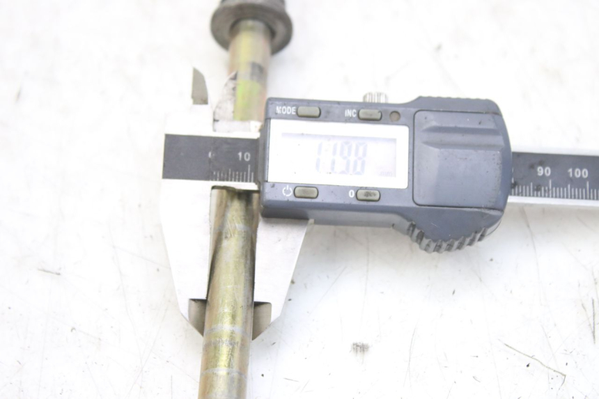 photo de AXE ROUE AVANT KYMCO AGILITY 4T 50 (2005 - 2018) - Zoom état d’usage