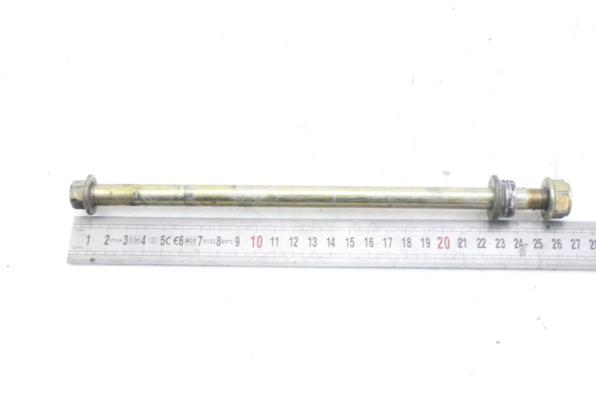 photo de AXE ROUE AVANT KYMCO AGILITY 4T 50 (2005 - 2018) - Gros plan technique