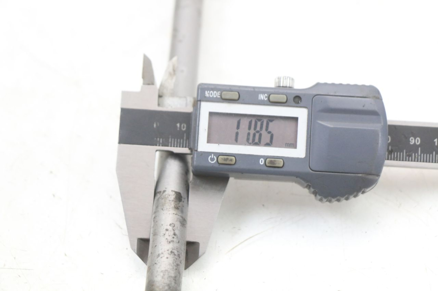 photo de AXE ROUE AVANT KYMCO AGILITY 4T 50 (2018 - 2022) - Autre angle de vue