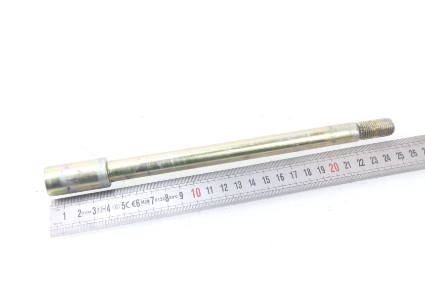 photo de AXE ROUE AVANT HYOSUNG AQUILA GV 125 (2009 - 2016) - Gros plan technique