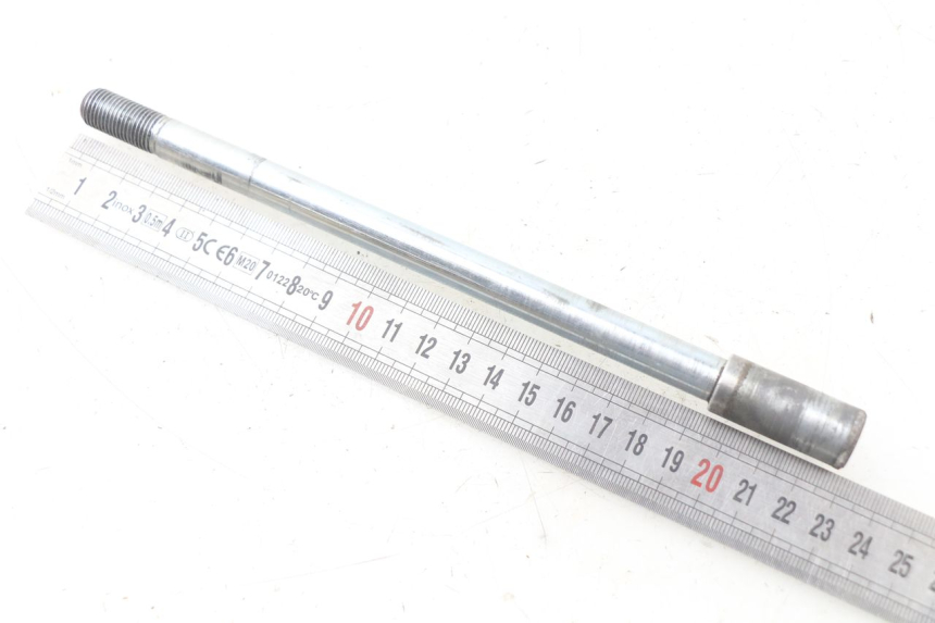 photo de AXE ROUE AVANT APRILIA ATLANTIC 125 (2003 - 2009) - Détail de la pièce