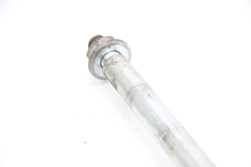 photo de AXE ROUE AVANT DERBI BOULEVARD 50 (2009 - 2006) - Zoom état d’usage