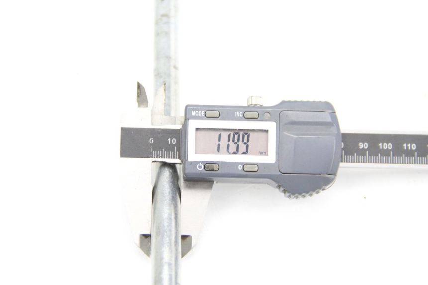 photo de AXE ROUE AVANT SUZUKI BURGMAN 125 (2007 - 2014) - Détail de la pièce