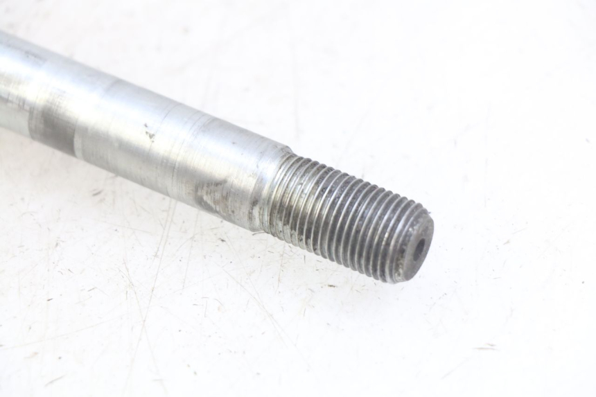 photo de AXE ROUE AVANT SUZUKI BURGMAN 650 (2002 - 2004) - Pièce contrôlée