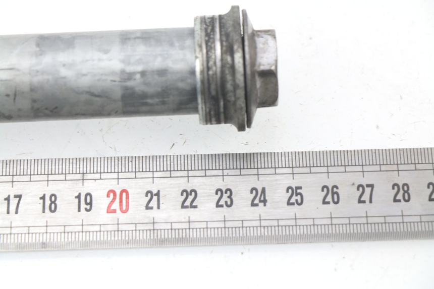 photo de AXE ROUE AVANT HONDA CBR 929 RR FIREBLADE 900 (2000 - 2001) - Autre angle de vue