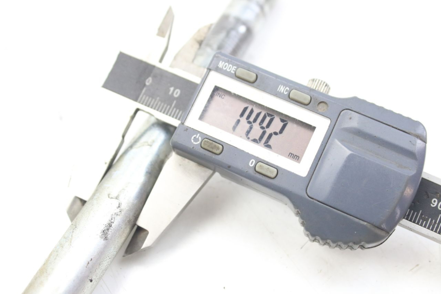 photo de AXE ROUE AVANT SYM CITYCOM CITY COM 125 (2009 - 2014) - Zoom état d’usage