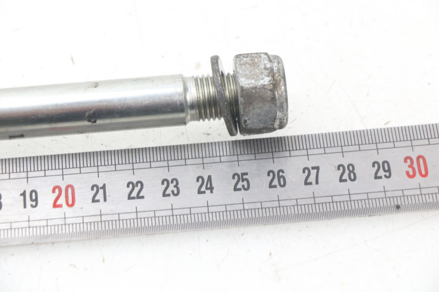 photo de AXE ROUE AVANT PEUGEOT CITYSTAR 50 (2013 - 2017) - Détail de la pièce