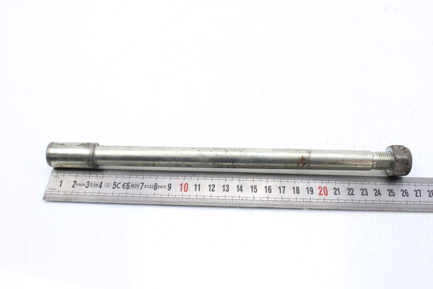 photo de AXE ROUE AVANT PEUGEOT CITYSTAR 50 (2013 - 2017) - Autre angle de vue