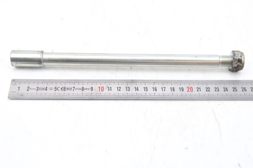 photo de AXE ROUE AVANT PEUGEOT CITYSTAR 50 (2013 - 2017) - Autre angle de vue