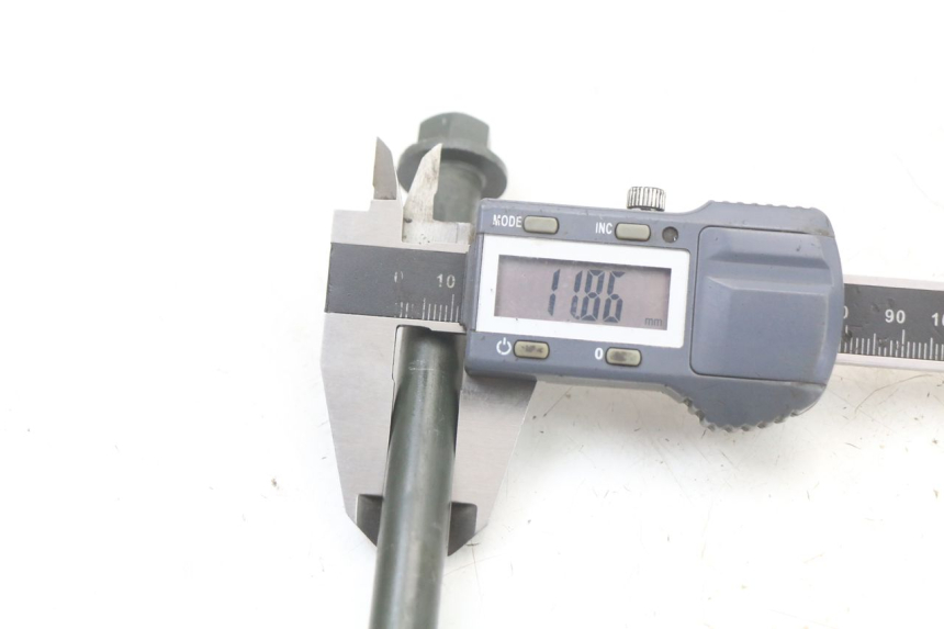 photo de AXE ROUE AVANT SYM CROX 4T 50 (2016 - 2023) - Autre angle de vue