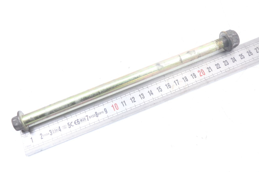 photo de AXE ROUE AVANT KYMCO DINK 4T 50 (2007 - 2018) - Détail de la pièce