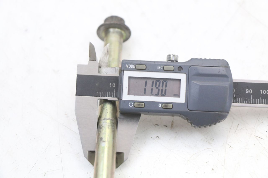 photo de AXE ROUE AVANT KYMCO DINK 4T 50 (2007 - 2018) - Autre angle de vue