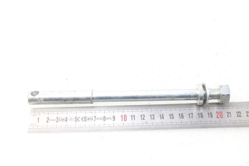 photo de AXE ROUE AVANT DERBI DIRT BOY 4T 50 - Vue d’ensemble