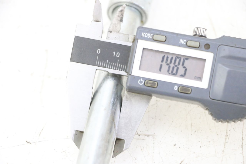 photo de AXE ROUE AVANT PROBIKE DIRT 140 - Détail de la pièce