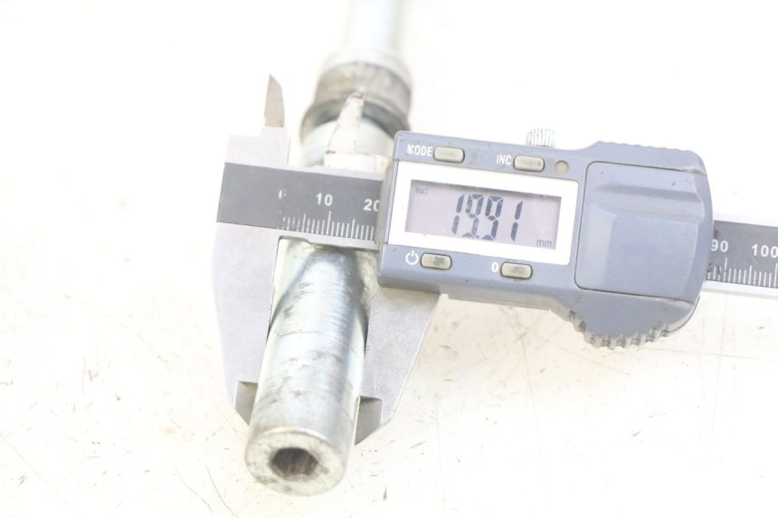 photo de AXE ROUE AVANT KYMCO DOWNTOWN ABS 125 (2015 - 2017) - Détail de la pièce