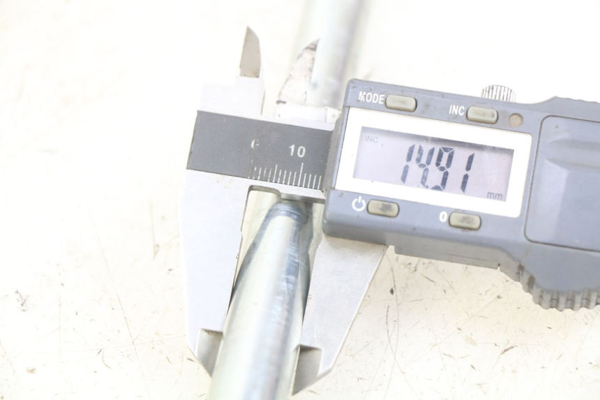 photo de AXE ROUE AVANT KYMCO DOWNTOWN ABS 125 (2015 - 2017) - Zoom état d’usage