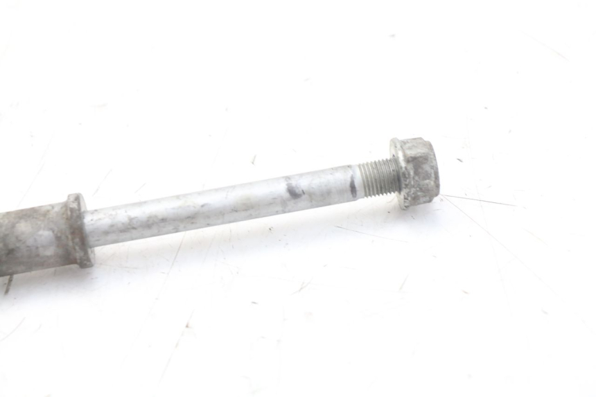 photo de AXE ROUE AVANT HONDA FES PANTHEON 2T 125 (1998 - 2002) - Zoom état d’usage