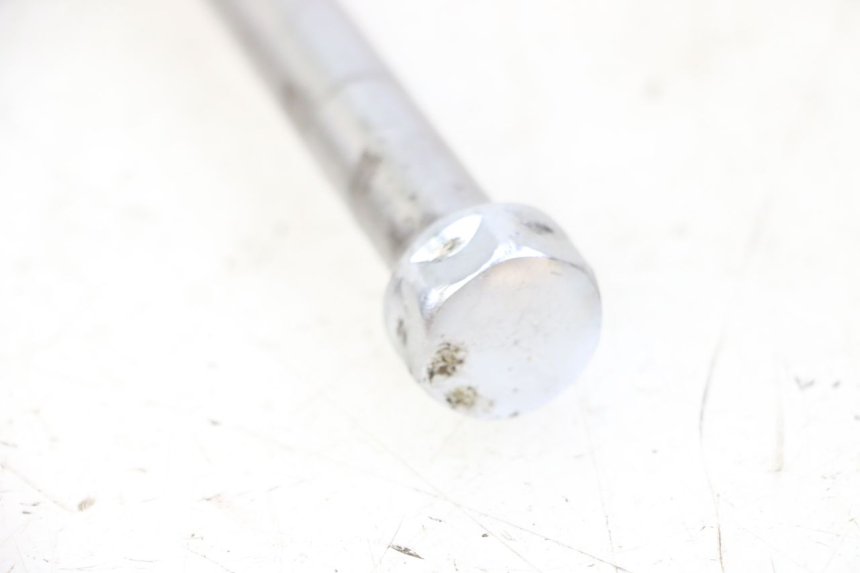 photo de AXE ROUE AVANT YAMAHA FJ 36Y 1100 (1984 - 1985) - Gros plan technique