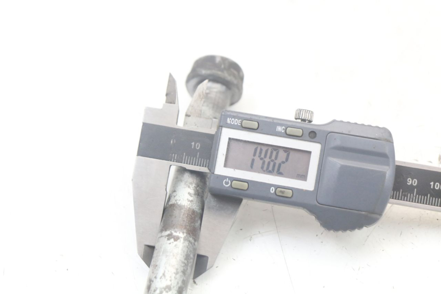 photo de AXE ROUE AVANT YAMAHA FJ 3CX 1200 (1986 - 1996) - Autre angle de vue