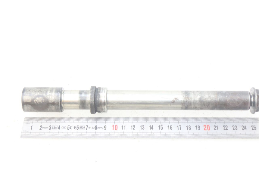 photo de AXE ROUE AVANT YAMAHA FJR ABS 1300 (2006 - 2012) - Autre angle de vue