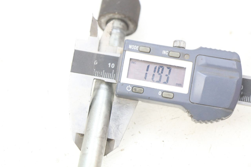 photo de AXE ROUE AVANT MBK FLIPPER 50 (2004 - 2012) - Autre angle de vue