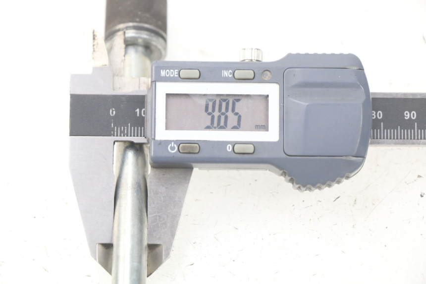 photo de AXE ROUE AVANT MBK FLIPPER 115 (2013 - 2017) - Zoom état d’usage