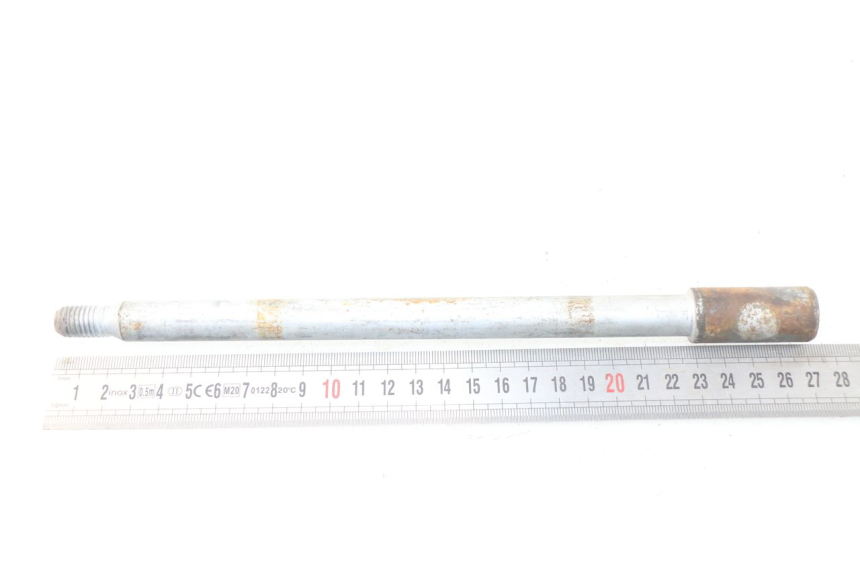 photo de AXE ROUE AVANT PIAGGIO FLY IE 125 (2012 - 2017) - Gros plan technique